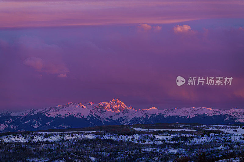 麋鹿山与戏剧性的光