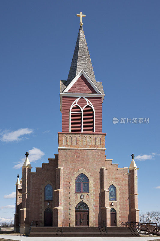 红砖天主教教堂-正面视图