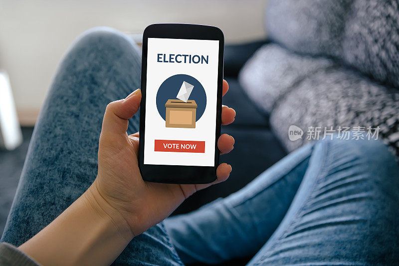 手持智能手机与在线投票的概念屏幕