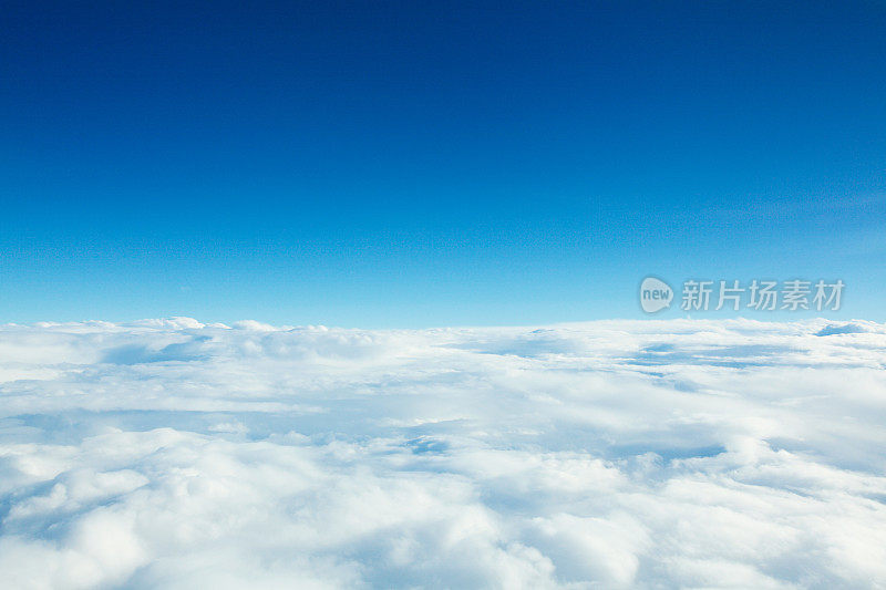 云朵和蓝天的照片