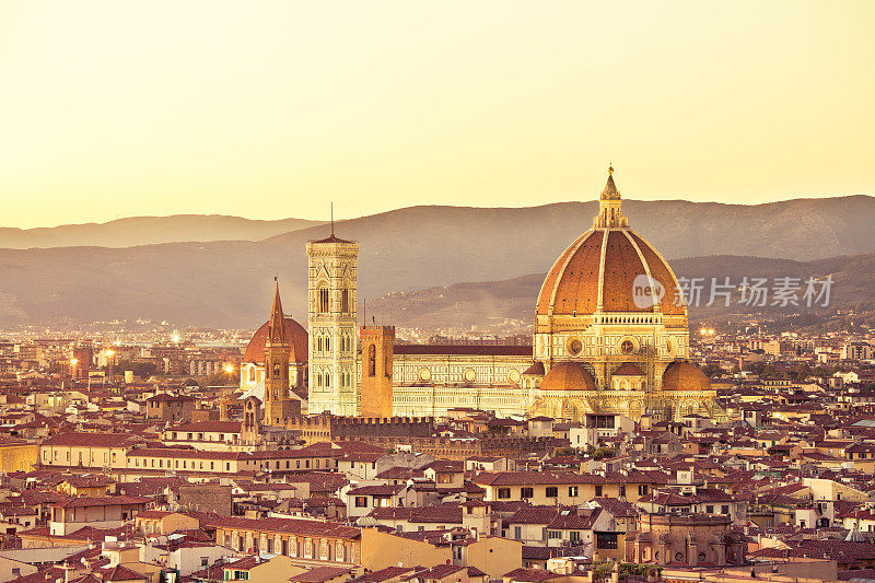 意大利，佛罗伦萨天际线和日落大教堂