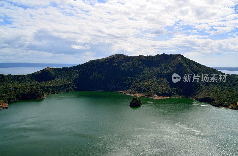 塔尔火山岛景观，菲律宾