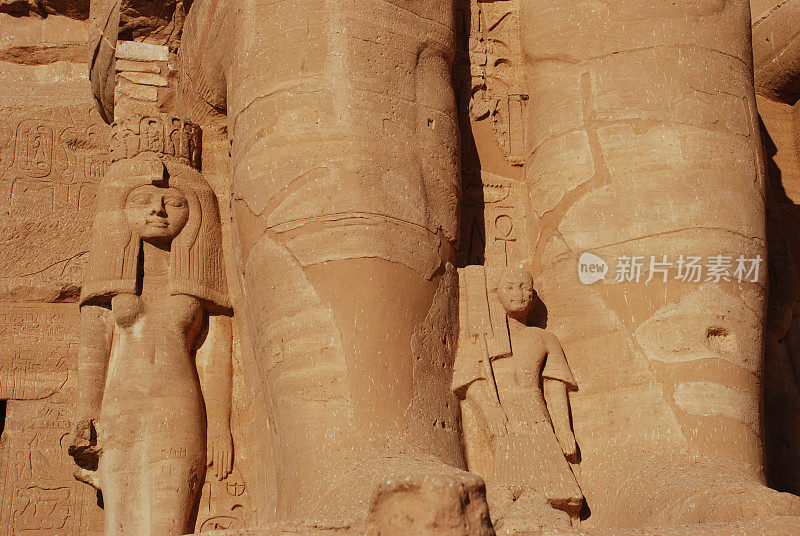 在埃及阿布辛贝纪念碑的拉美西斯的女儿