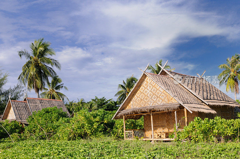 天堂小屋与海滨