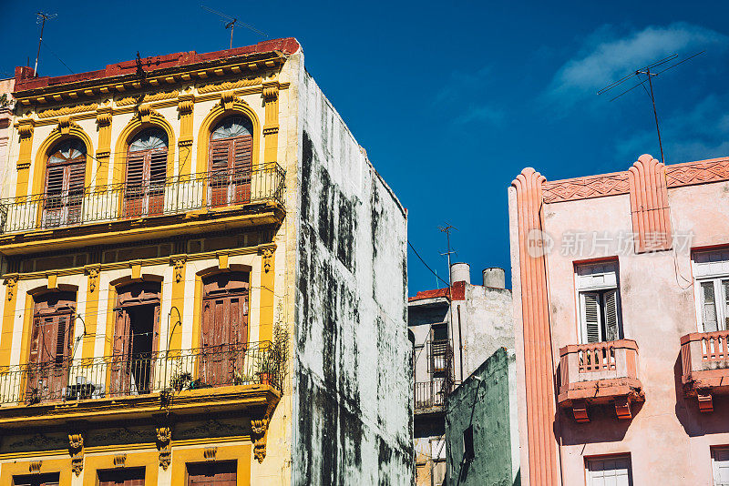 古巴哈瓦那街道上的建筑