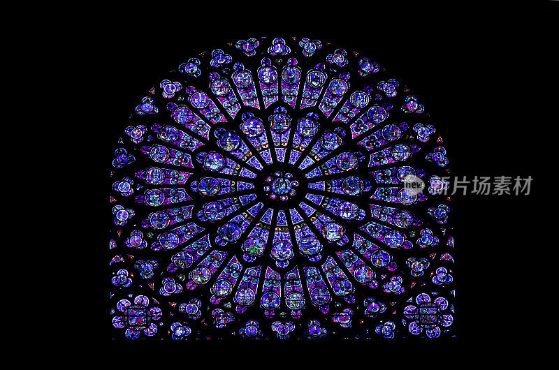 巴黎圣母院彩色玻璃窗