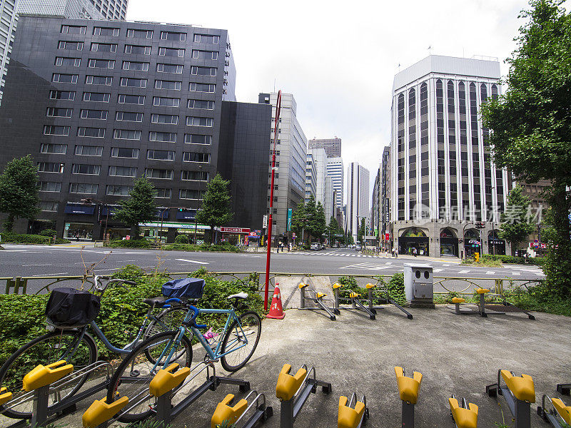 东京新宿的自行车停车场