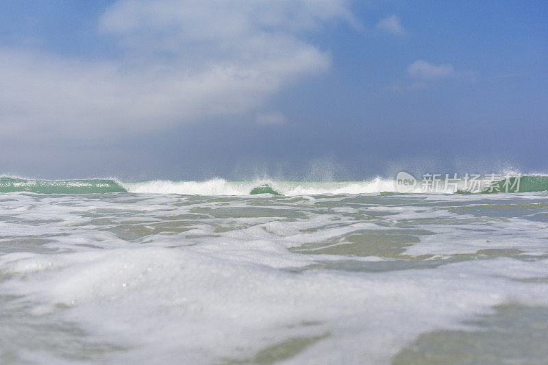 蓝天和大海，破浪，克兰托克，纽基，康沃尔