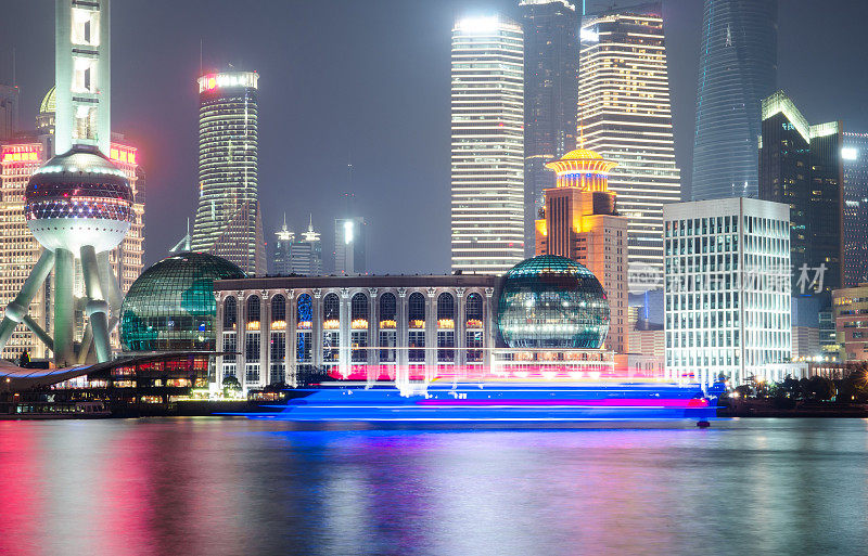 黄昏时上海的天际线