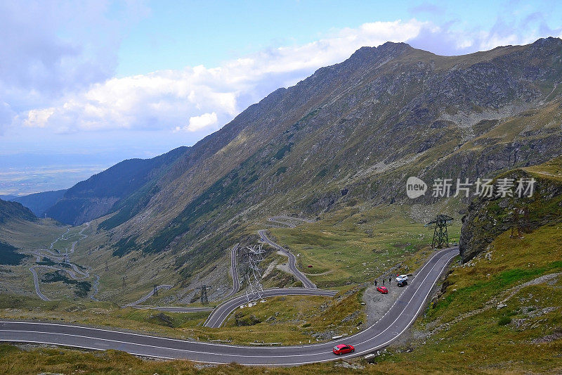 罗马尼亚喀尔巴阡山区的公路