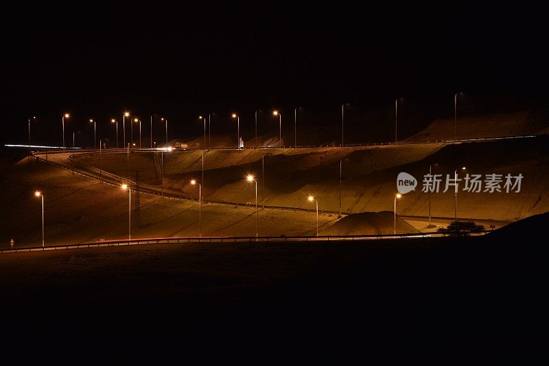 夜晚的山路