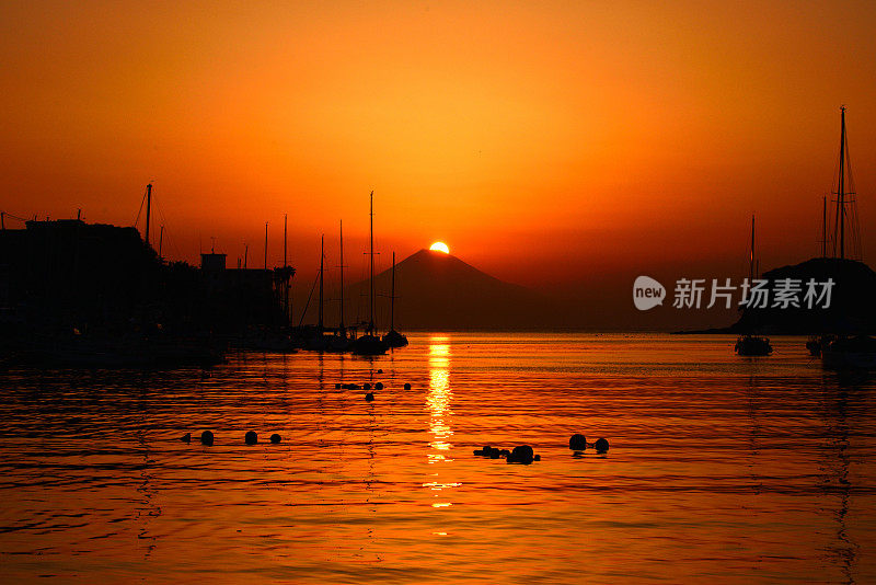 富士山和日落后的日落