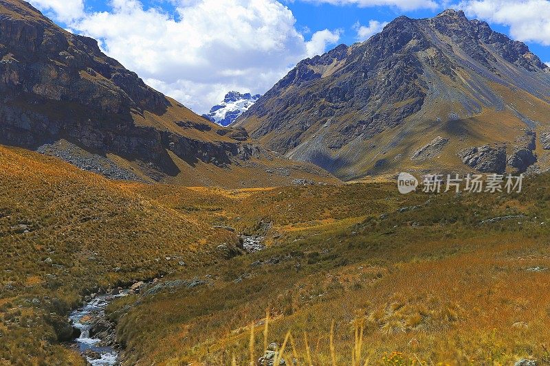 卡尔帕谷——布兰卡·巴卡利拉的软木塞——秘鲁安第斯山脉