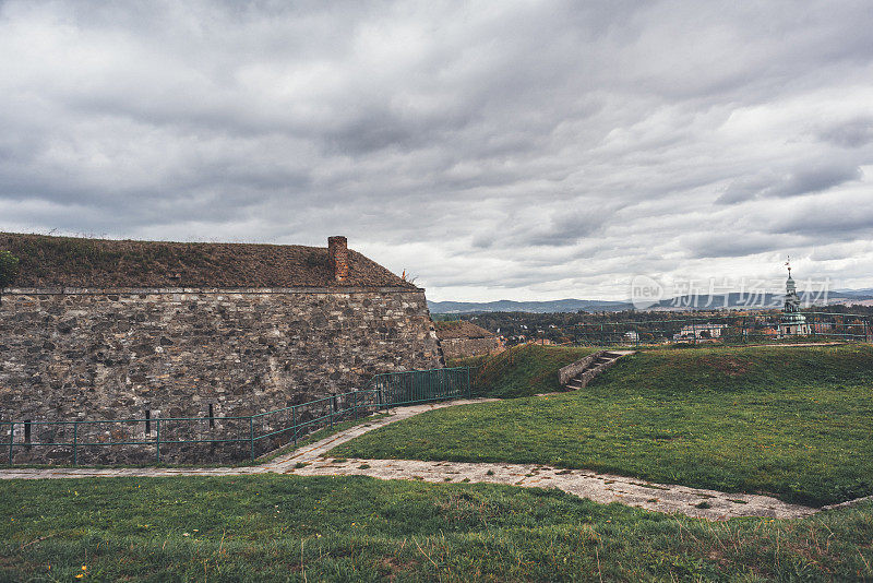 克洛兹科要塞的城墙