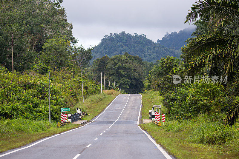 马来西亚:沙捞越公路