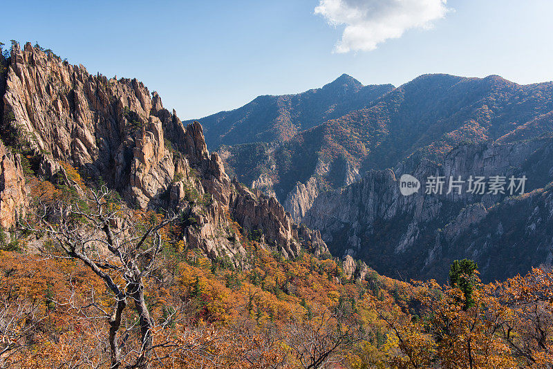 秋天的山