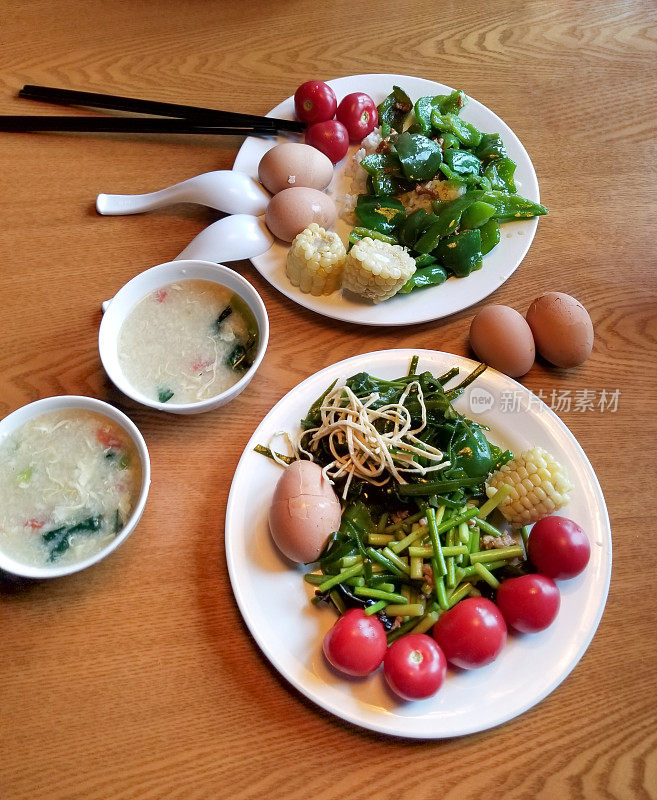中式工作餐:蔬菜、水果、蛋和肉