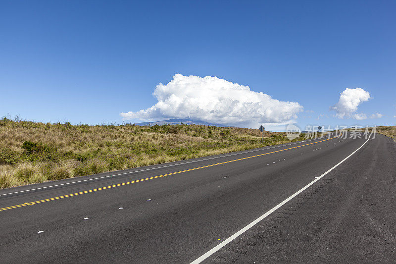 夏威夷莫纳克亚火山的高速公路