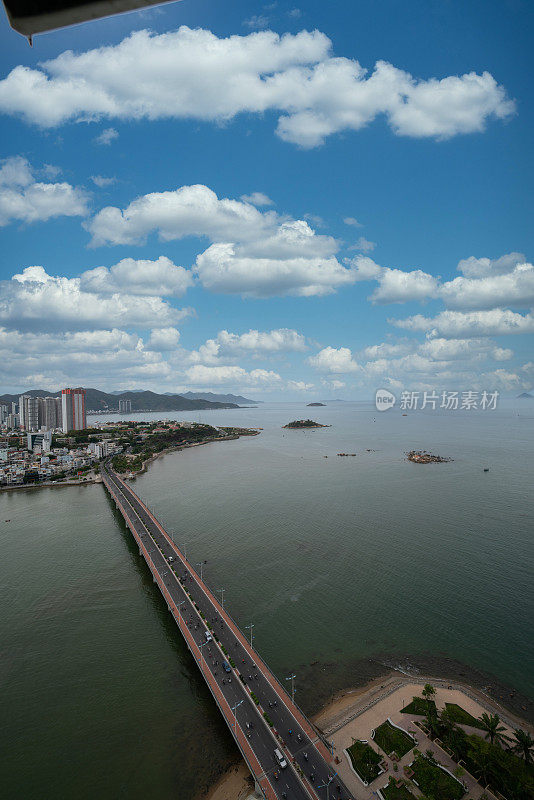 芽庄市的川府大桥