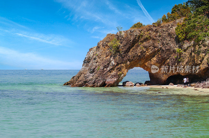 美丽的利佩岛，萨敦，泰国，和平的景观海景风景，绿色蓝色的海洋，旅游和放松的地方