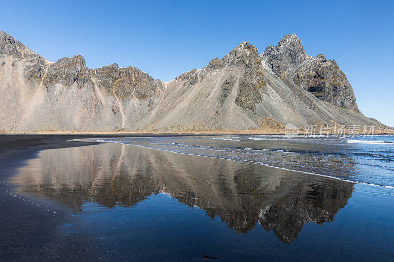 Stokksnes冰岛春天的Vestrahorn