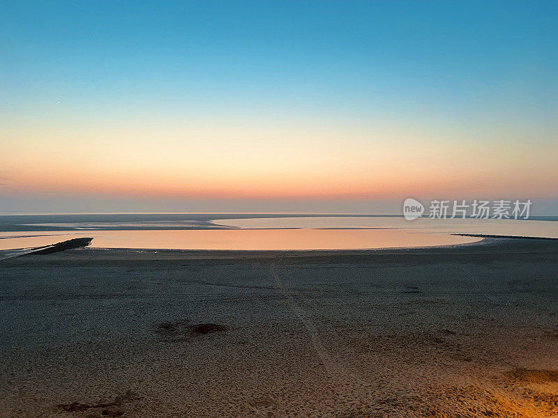 浪漫的海上日落