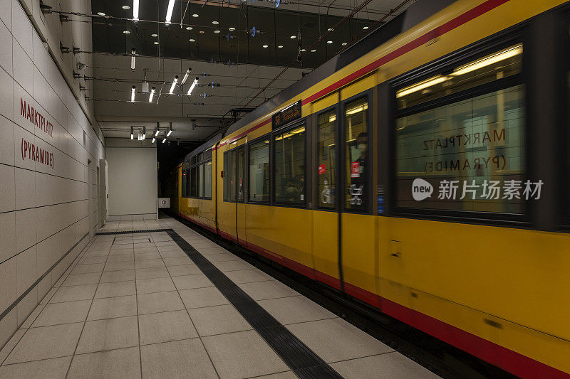 卡尔斯鲁厄的现代地下电车站