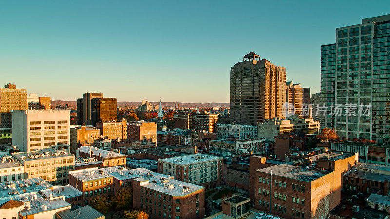 康涅狄格州纽黑文市中心办公楼的鸟瞰图