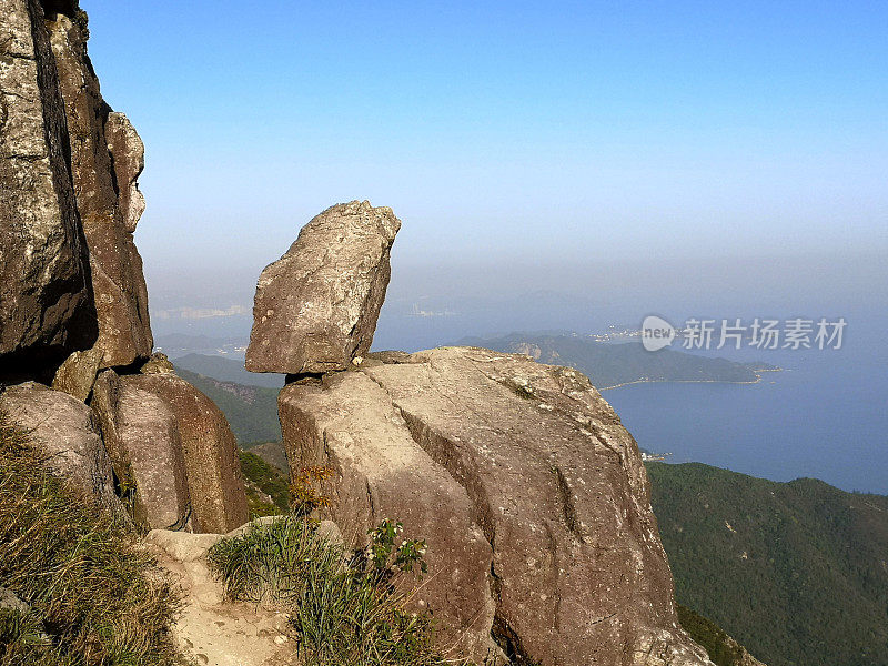 香港大屿山的鸟岩