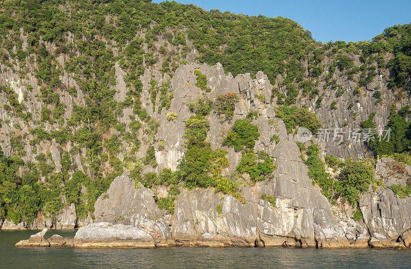 令人惊叹的兰哈和下龙湾通过东南亚越南猫巴岛的热带天堂进入