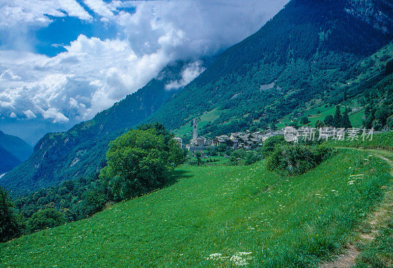1989年旧正片扫描，美丽的索里奥村(瓦尔布拉加利亚，格里森，瑞士)
