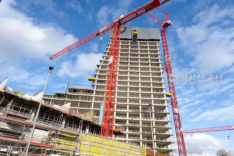 易布塔-汉堡港区的建筑工地在美丽的傍晚阳光下