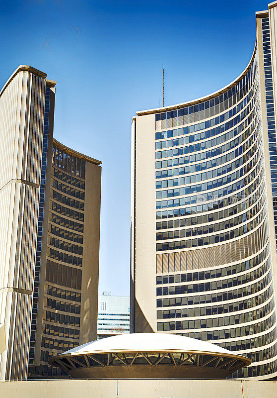 加拿大多伦多——2020年4月9日:安大略省多伦多市内森菲利普斯广场新市政厅。