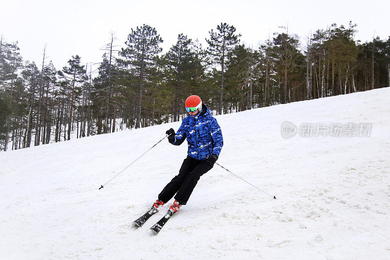 滑降滑雪