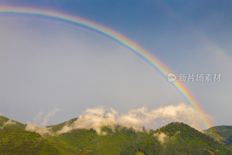 雨后美丽彩虹