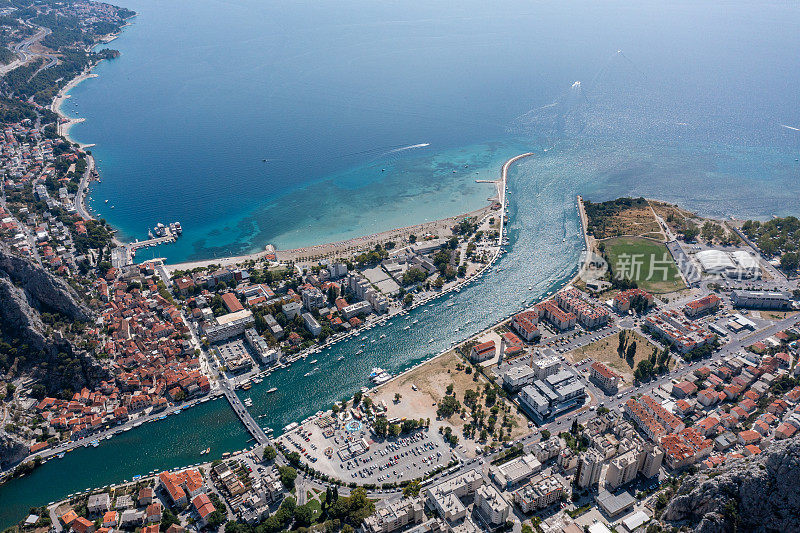 克罗地亚Omiš城市鸟瞰图