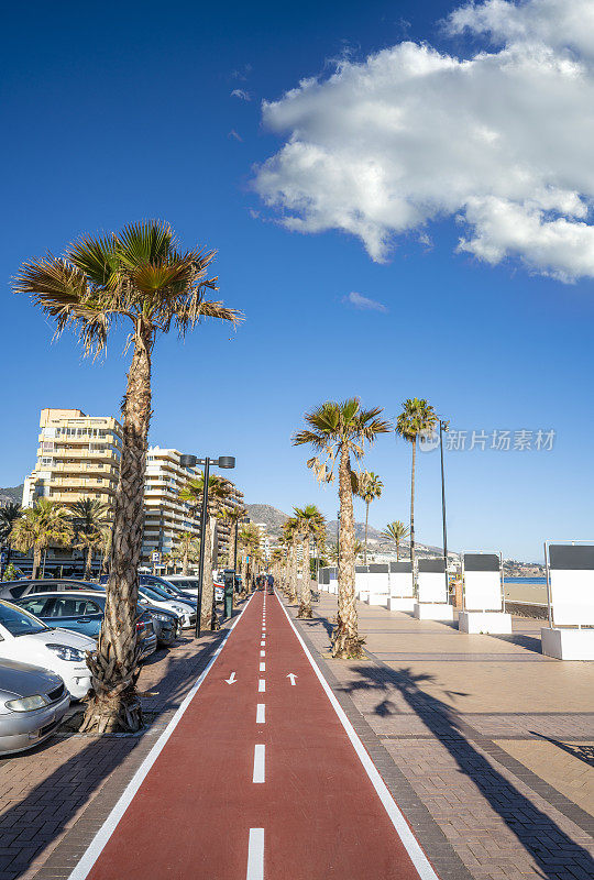 西班牙马拉加太阳海岸的Fuengirola海滨长廊