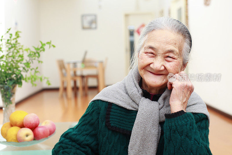 亚洲资深女性的肖像