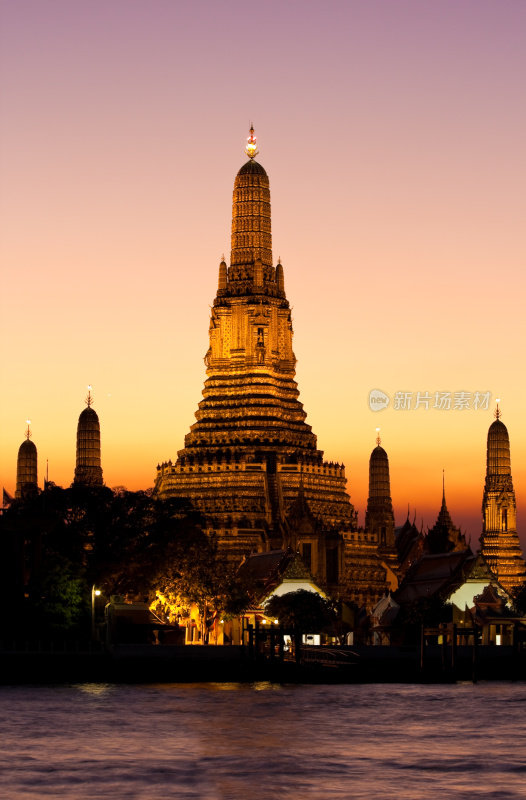 阿伦寺，日落时分的黎明寺，曼谷