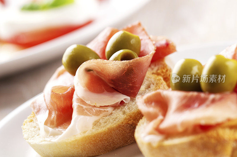 Bruschetta。