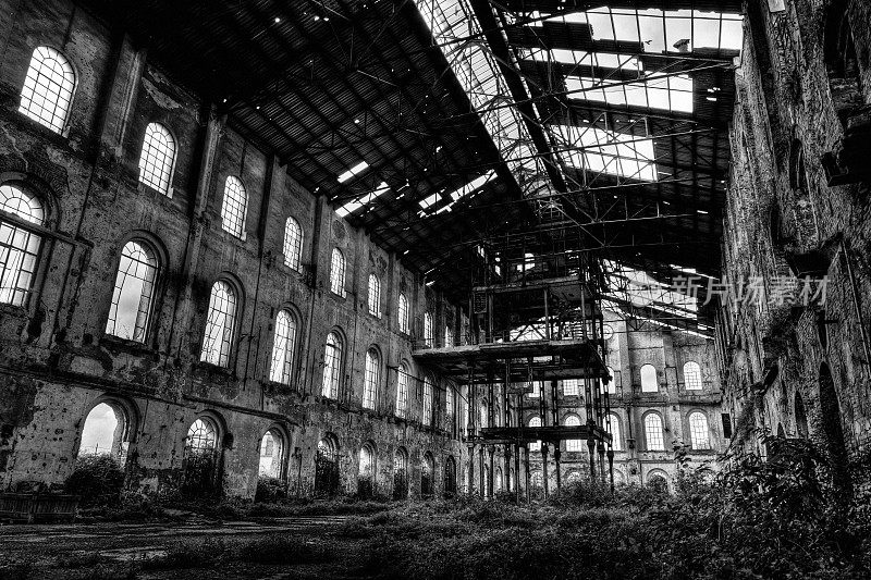 废弃的旧废弃的工厂城市探索黑与白