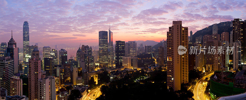 香港日出时的鸟瞰图