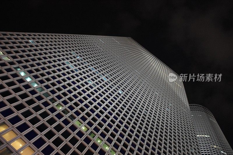 夜间的阿兹列里建筑，以色列特拉维夫阿兹列里中心