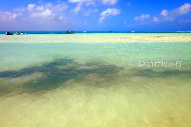 坎昆海滩和水上摩托艇——加勒比海