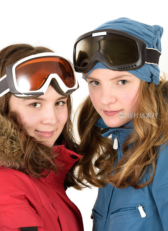 14岁穿着滑雪服的少女