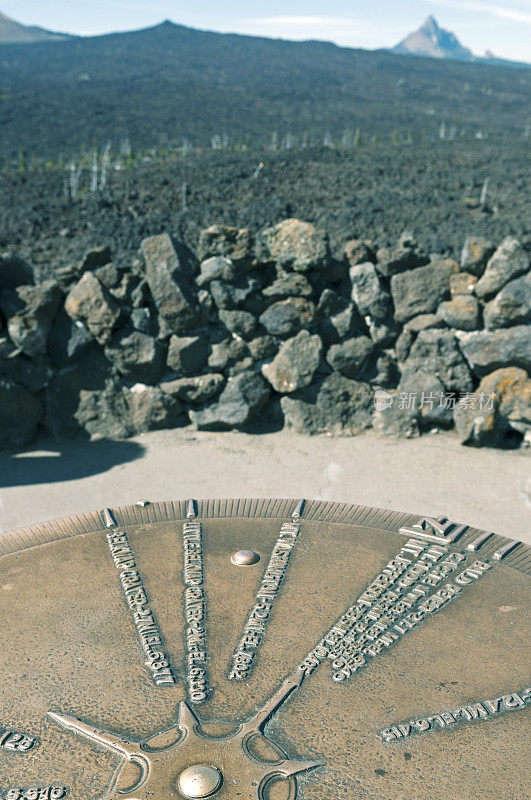 在俄勒冈中部的山标识符和火山景观