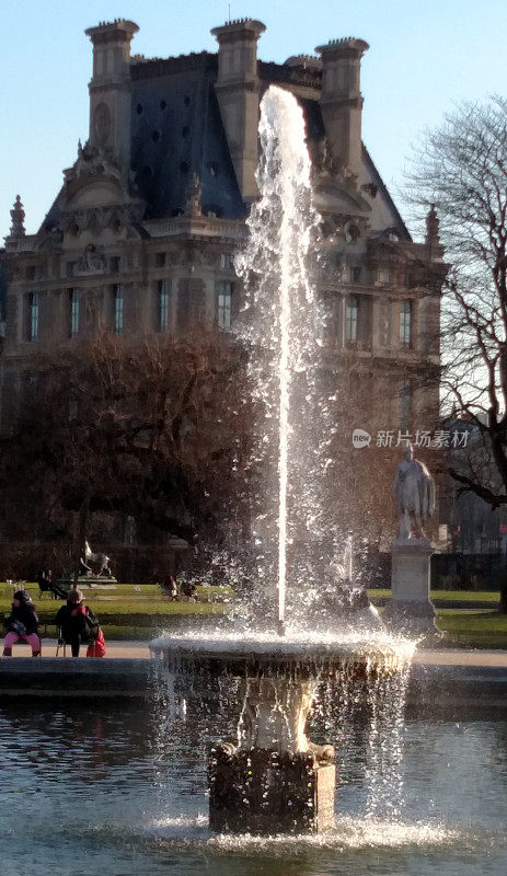 喷泉和开放空间的杜伊勒里花园法国巴黎