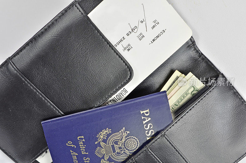 登机牌和美国护照