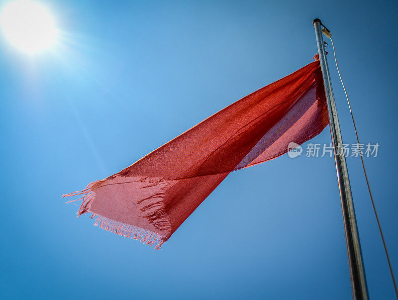 泳滩红旗