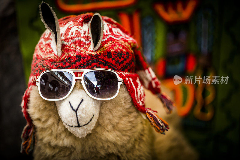 羊驼——秘鲁库斯科市场上的传统纪念品